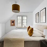 Charm 2 - Great 2-bdr With Shared Garden And Balcony דירה