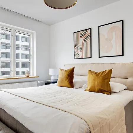 Apartment Charm 2 - Great 2-bdr With Shared Garden And Balcony