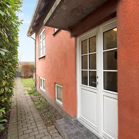 Charm 2 - Great 2-bdr With Shared Garden And Balcony Leilighet