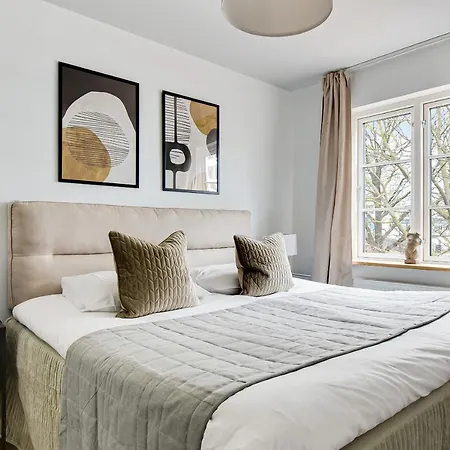 Sanders Charm - Amazing Two-bedroom With Shared Garden Apartment