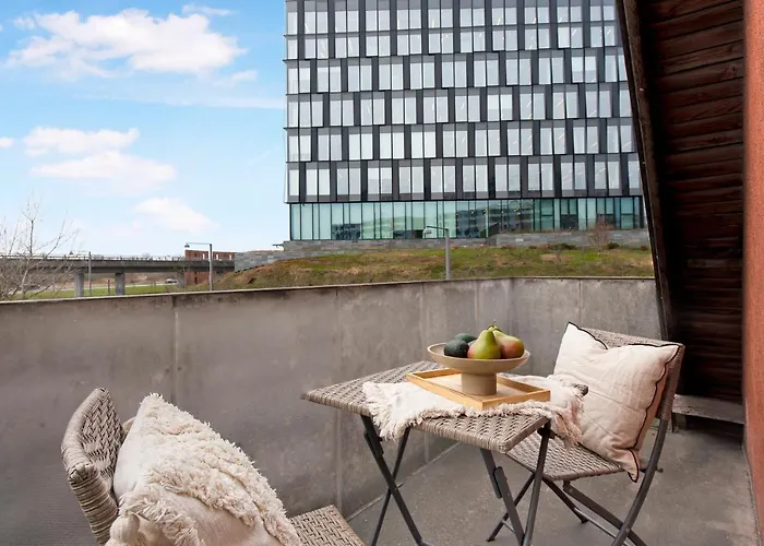 Apartamento Charm 2 - Great 2-bdr With Shared Garden And Balcony Copenhague