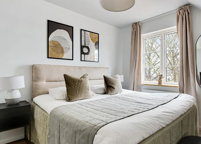 Charm 2 - Great 2-bdr With Shared Garden And Balcony Apartamento